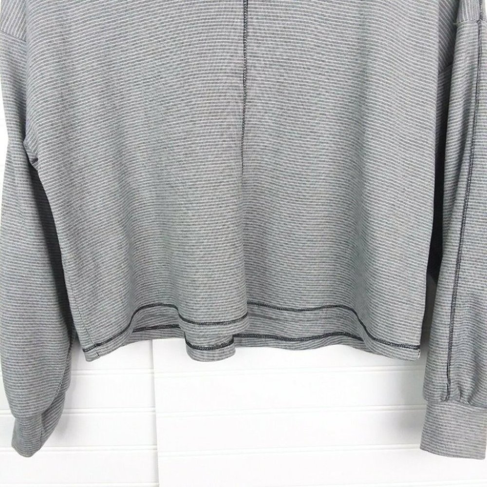 Urban Romantics Navy White Mock Neck Knit Sweater Long Sleeves Boxy Fit Sz Small - Picture 4 of 8